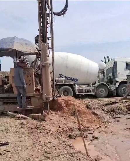 鄂城区岩石井施工